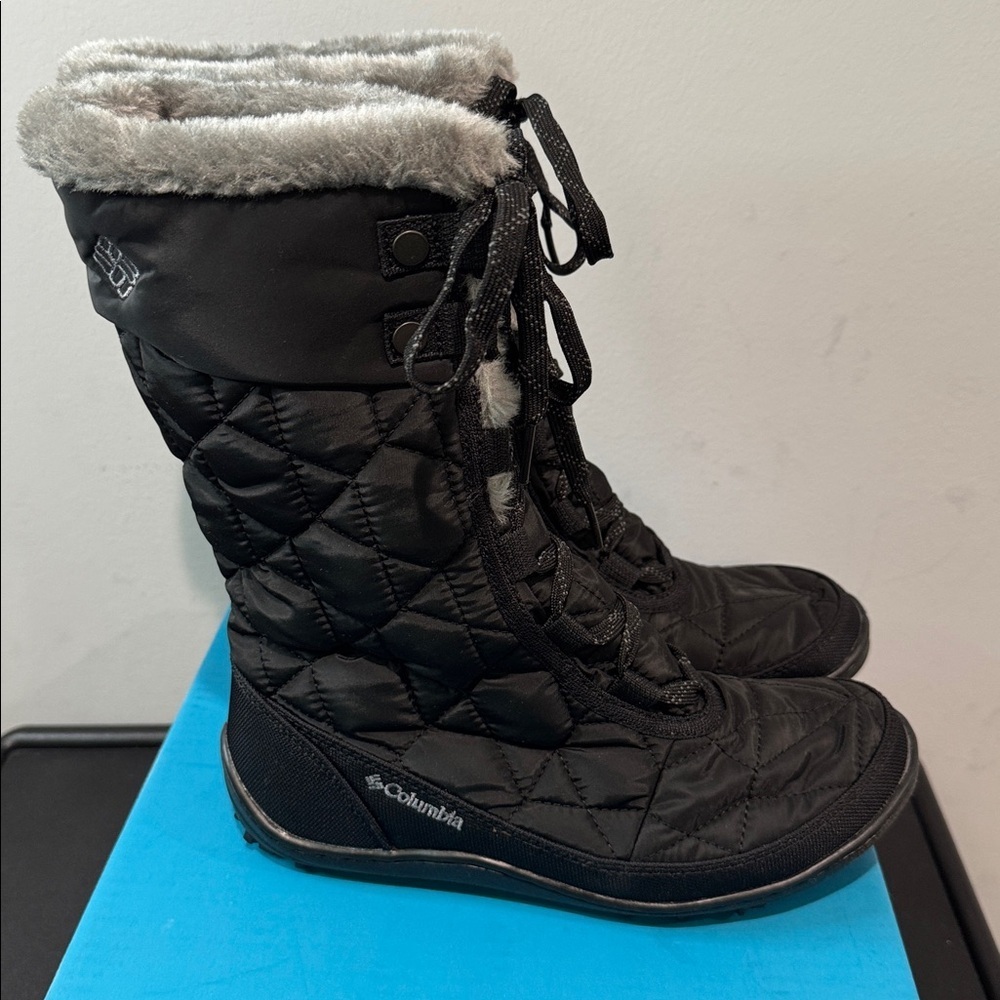 Columbia Women's Black Quilted Winter Boots Minx Mid II Omni-Heat Size 6 Box EUC